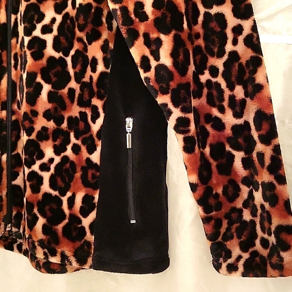 NWOT Leopard Velour Zip-up Jacket, Soft & Plush, Vibrant Colors, PL - Picture 4 of 11